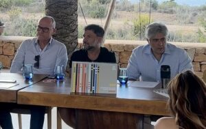 Cres Huerta, Francisco Ferrer y Kabir Mulchandani