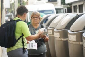 A Peu Dels Contenidors