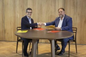 EuropaPress 5550485 firma acuerdo investidura ministro presidencia funciones miembro comision NoticiaAmpliada