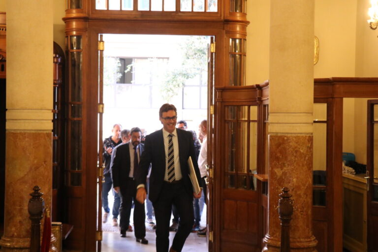 toni costa parlament