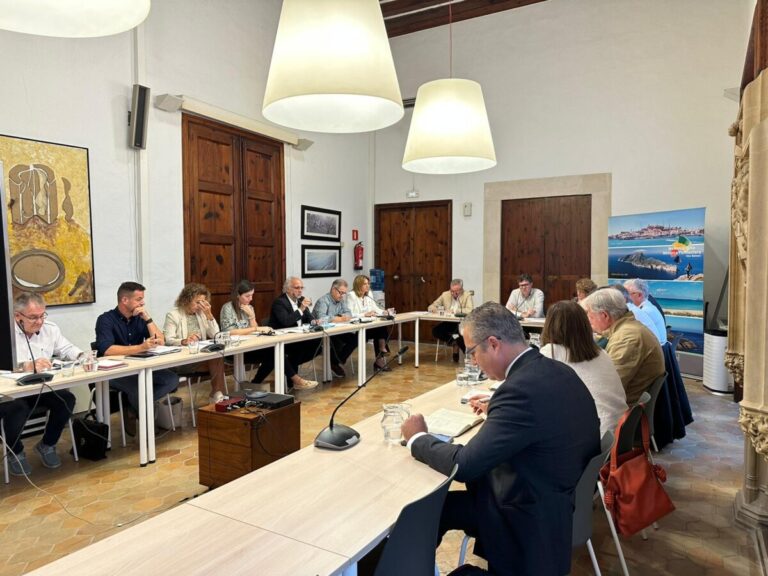 turismo excesos comision