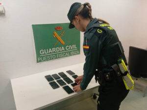 Tel&eacute;fonos sustraidos aeropuerto ibiza