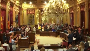 imagen parlament balear aprobacion ley 98.jpg