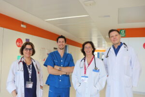 De izquierda a derecha, Marlenis P&eacute;rez, Gianfranco Martinis, la responsable del servicio, Magdalena Memoli y uno de los recientes fichajes, Sergio Veloso.
