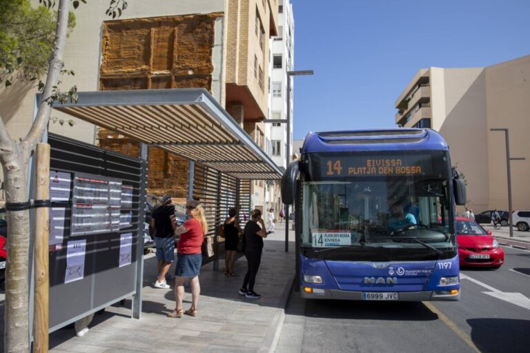 Transporte público en Ibiza.