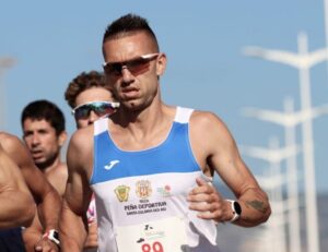 Adr&iacute;an Guirado