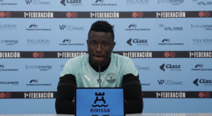 Patrick Soko en rueda de prensa.