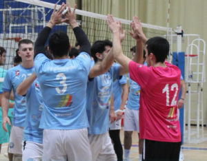 UD Ibiza Volley celebrando un triunfo.