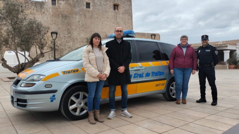 Formentera recibe un coche radar.