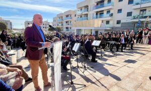Vicent Mar&iacute; estuvo en la inauguraci&oacute;n de la escuela.