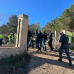 Con la &laquo;actitud colaborativa del propietario&raquo;, Sant Josep inicia el desmantelamiento del vertedero ilegal de Cala Tarida