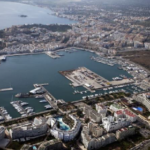 APB ignora las malas praxis medioambientales denunciadas en el puerto de Ibiza y respalda a la subcontrata cuestionada