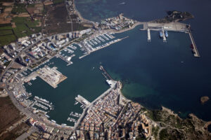 Vista a&eacute;rea del puerto de Ibiza.