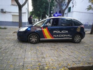 Polic&iacute;a Nacional en Ibiza.