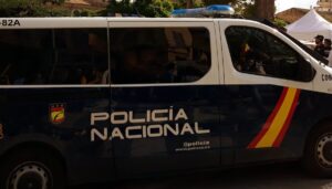 Polic&iacute;a Nacional en Ibiza. 1