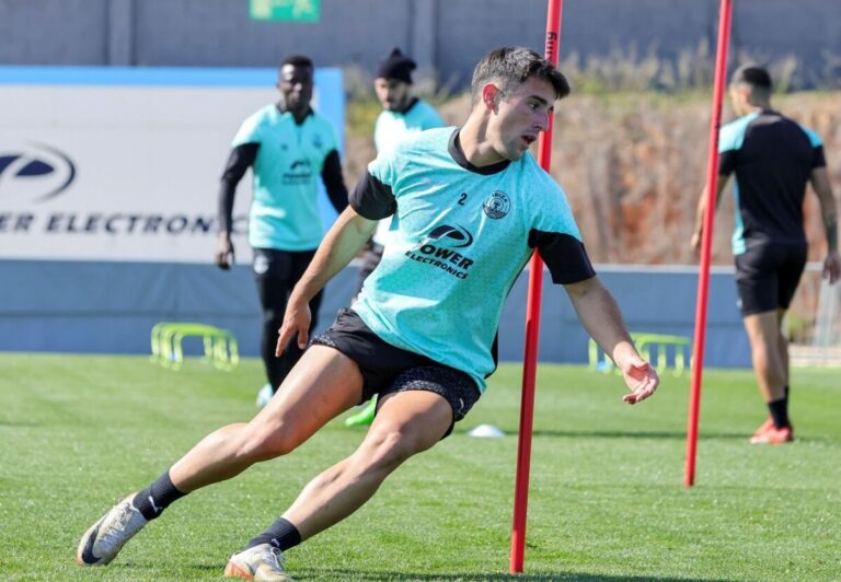 UD Ibiza entrenando antes del encuentro con el Ceuta.