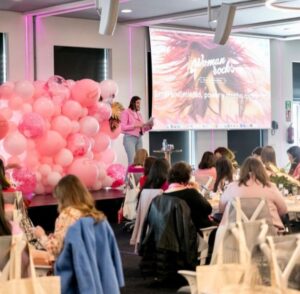 Woman Rocks presenta la experencia de 10 mujeres emprendedoras