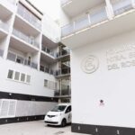 Entrada de la Policl&iacute;nica nuestra se&ntilde;ora del Rosario en Ibiza.