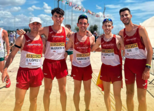 Equipo espa&ntilde;ol de marcha.