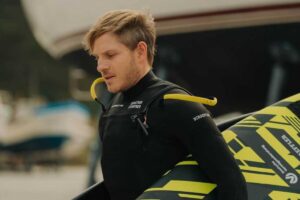 ola m&aacute;s grande jam&aacute;s surfeada