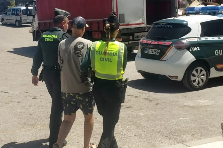 Hombre detenido dos veces en el Puerto de Ibiza.