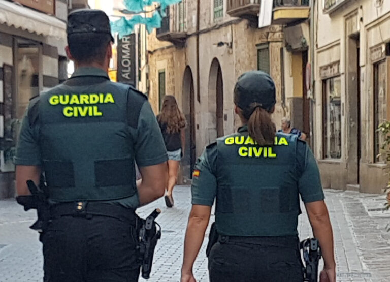 Agentes de la Guardia Civil.