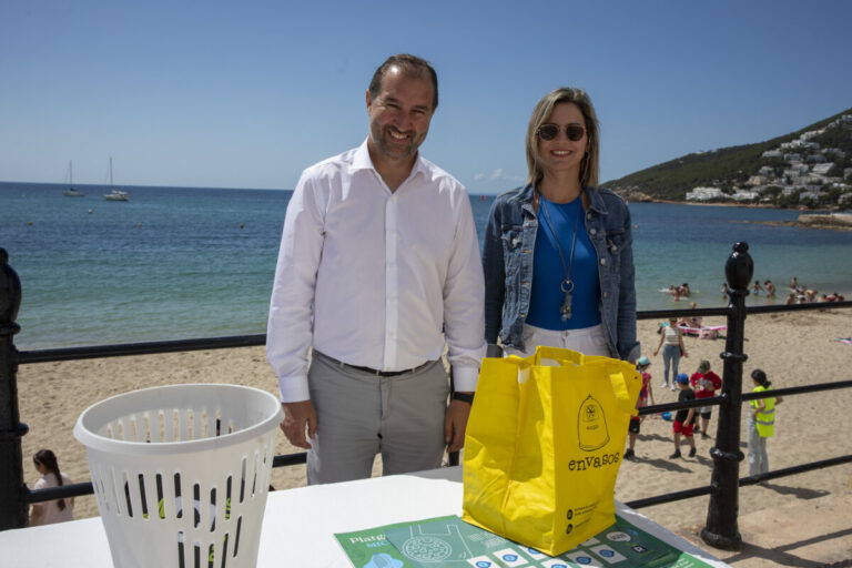 Campaña Playas Libres de Microplásticos