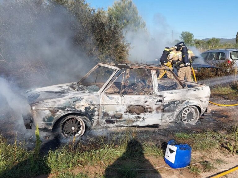 Incendio de autos en Sant Antoni