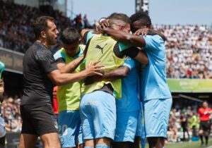 La UD Ibiza festejando un gol.