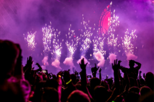 Las fiestas del mi&eacute;rcoles en ibiza.