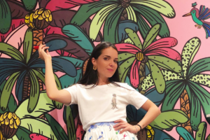Leona Rose expone su arte en Paradiso Art Hotel