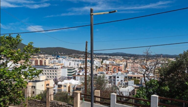 Vista de viviendas en Ibiza