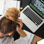 Etapas del &lsquo;burnout&rsquo; o s&iacute;ndrome del quemado, c&oacute;mo identificarlo y c&oacute;mo lidiar con &eacute;l