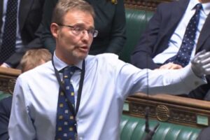 diputado brit&aacute;nico amputaci&oacute;n