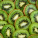 Un kiwi al d&iacute;a: las efectos positivos en el organismo de esta fruta subestimada