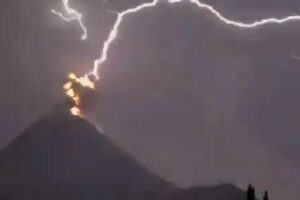 rayo volc&aacute;n