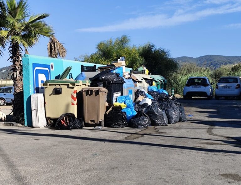 Basura acumulada en Ibiza.