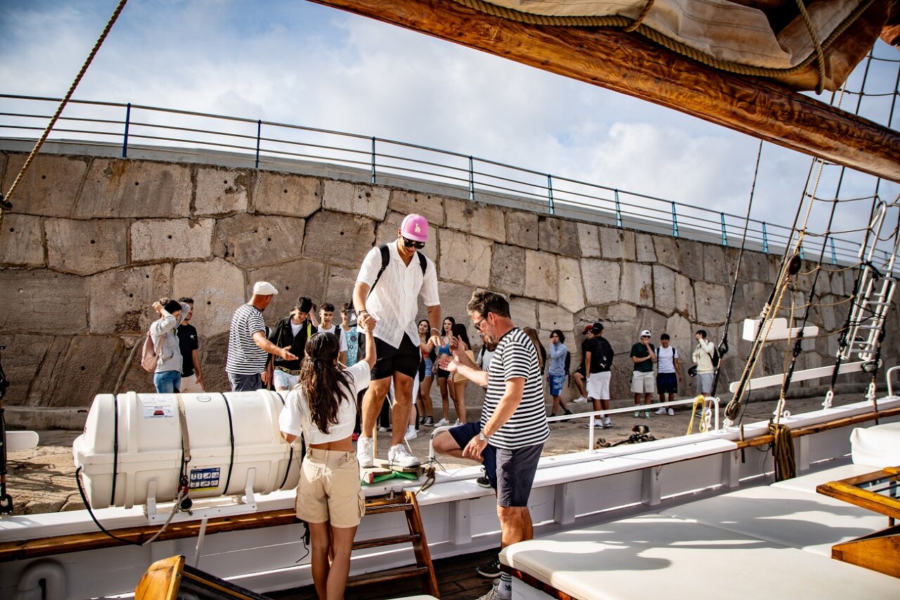 AM 21 Goleta Saga Club Náutico Ibiza Jóvens per la mar