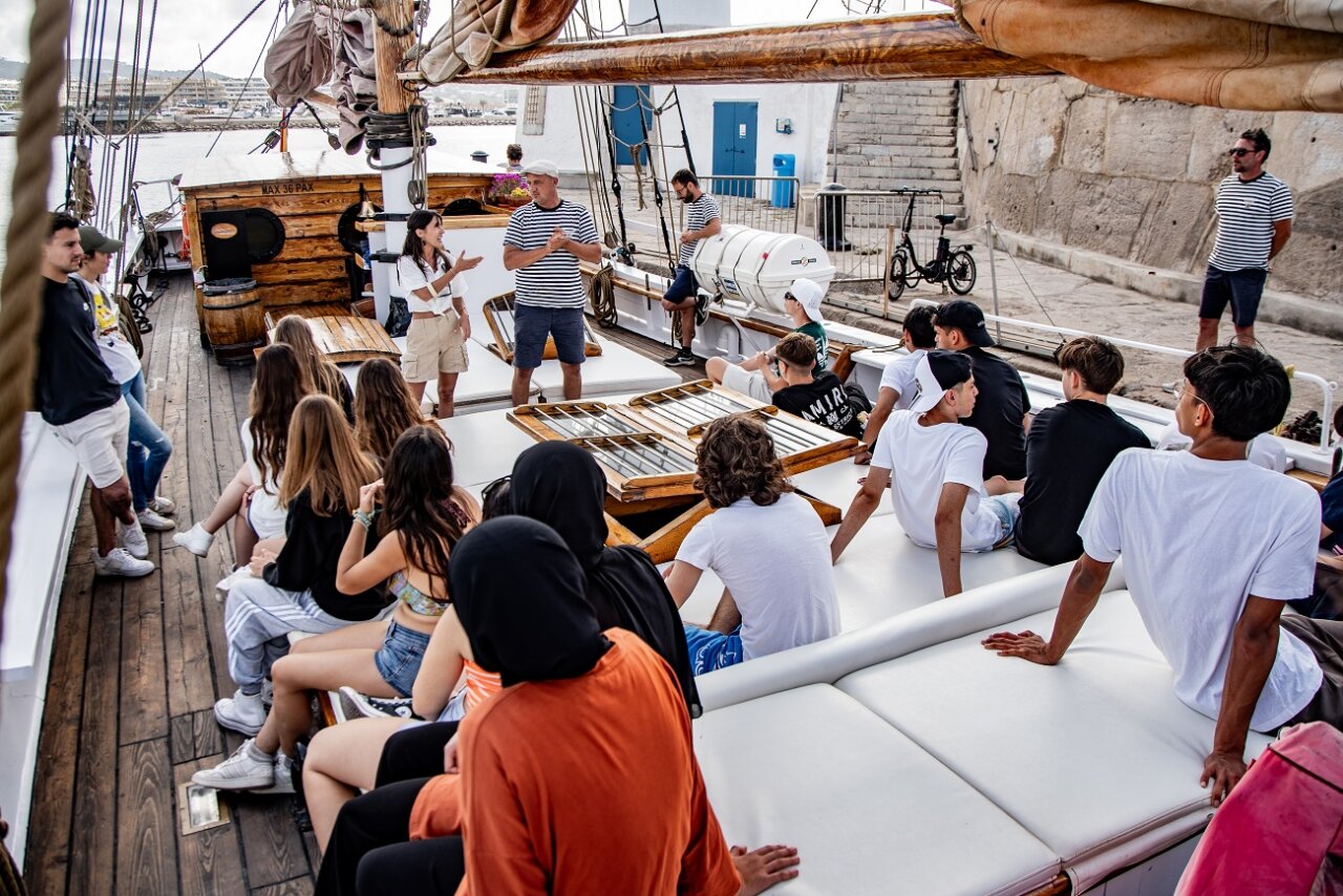 AM 38 Goleta Saga Club Náutico Ibiza Jóvens per la mar