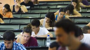 Estudiantes en clase