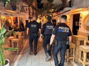 Polic&iacute;a de Ibiza