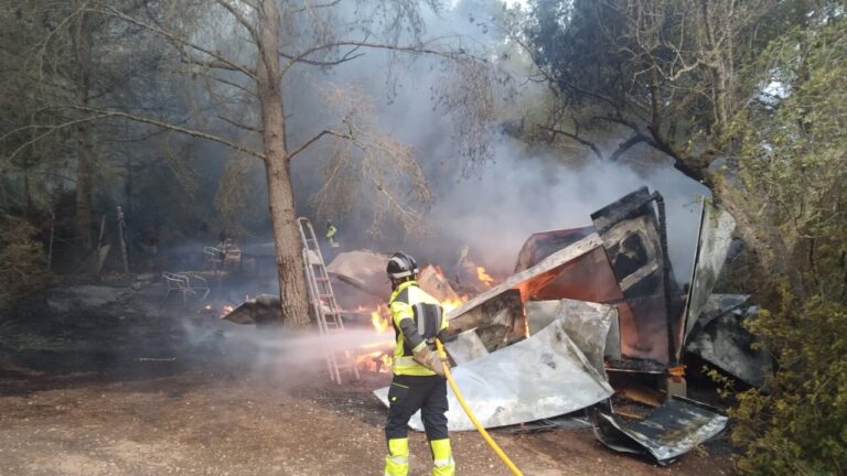 Incendio en una infravivienda de Sant Josep.