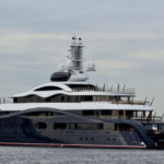 El superyate de Mark Zuckerberg llega a Ibiza tras pasar el día en Formentera