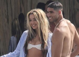 Lola &Iacute;ndigo y Hakimi.s
