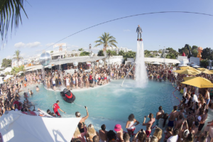 Los mi&eacute;rcoles en Ibiza son de pura fiesta