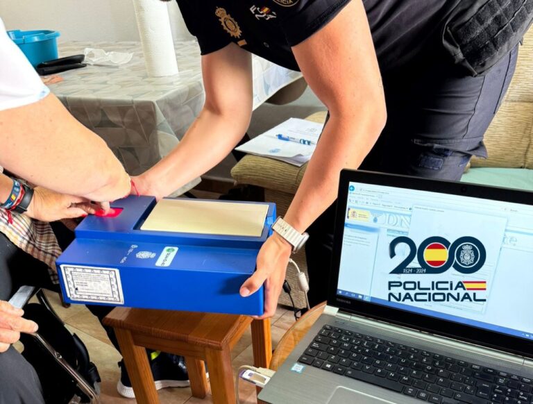 Servicio de DNI a domicilio de la Policía Nacional.