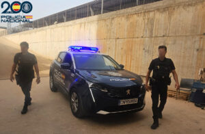 Polic&iacute;a Nacional en Ibiza.