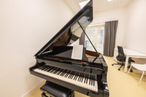 Piano de la escuela de m&uacute;sica