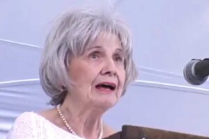 Andrea Robin, hija de Premio Nobel Alice Munro, la acusa de ignorar el abuso sexual que sufri&oacute; por parte de su padrastro