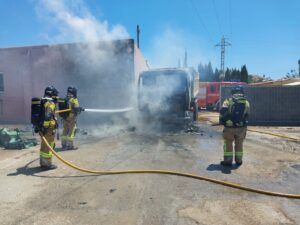 Camion de Herbusa incendiado